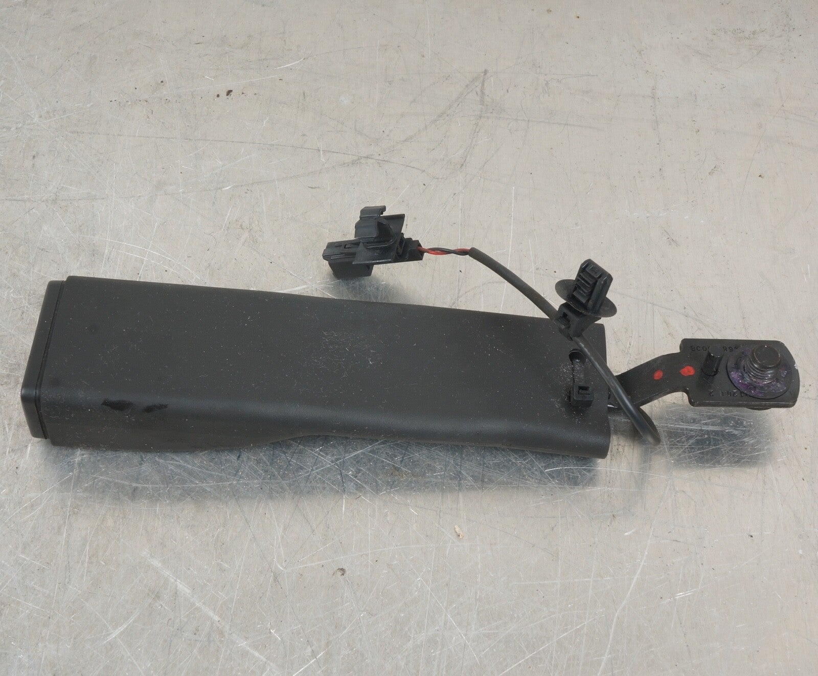 2020-2022 CADILLAC CT4 FRONT RIGHT SEAT BELT BUCKLE BLACK 84690861 OEM