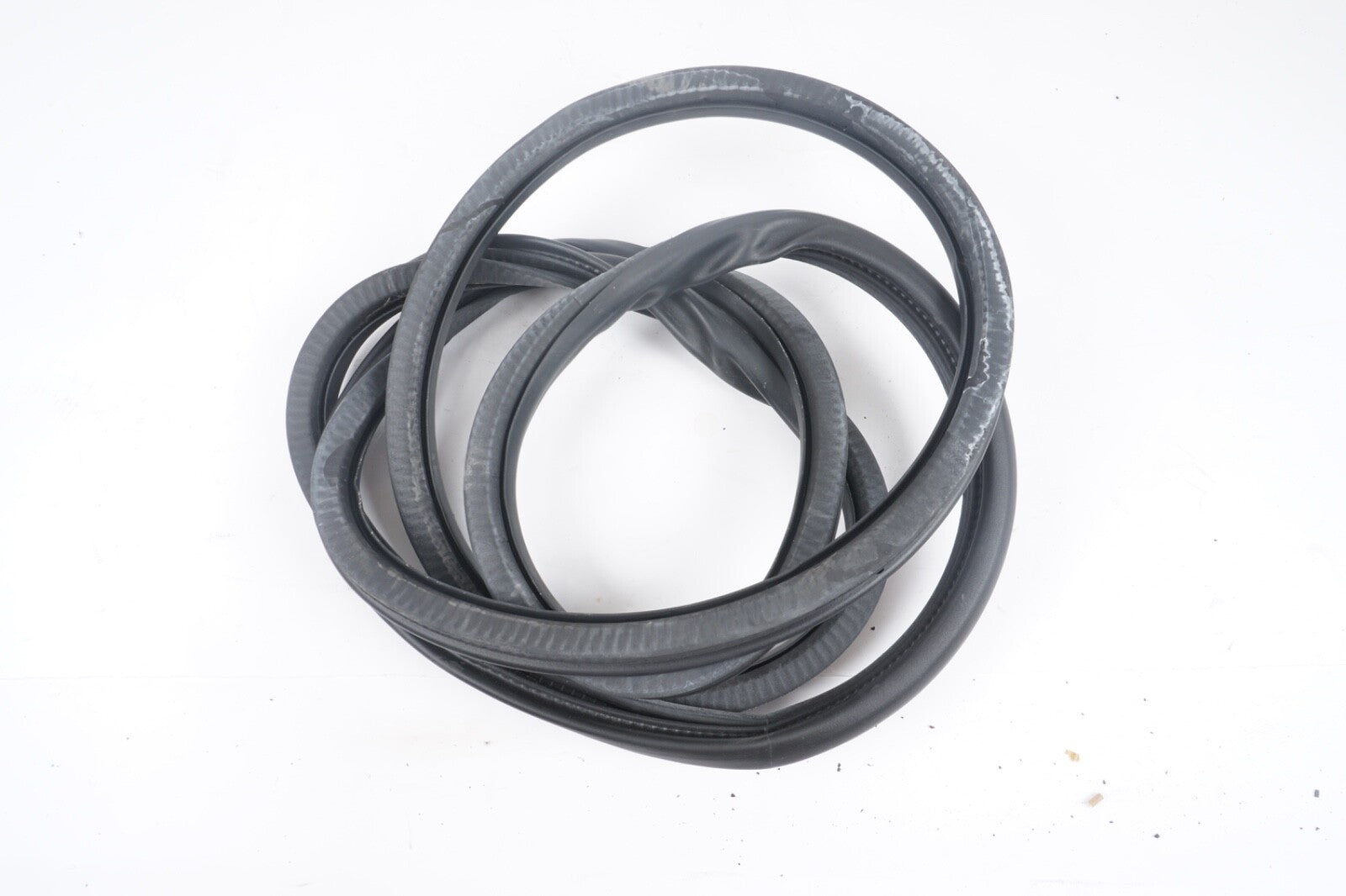 2011 - 2018 PORSCHE CAYENNE FRONT RIGHT DRIVER DOOR WEATHERSTRIP SEAL OEM