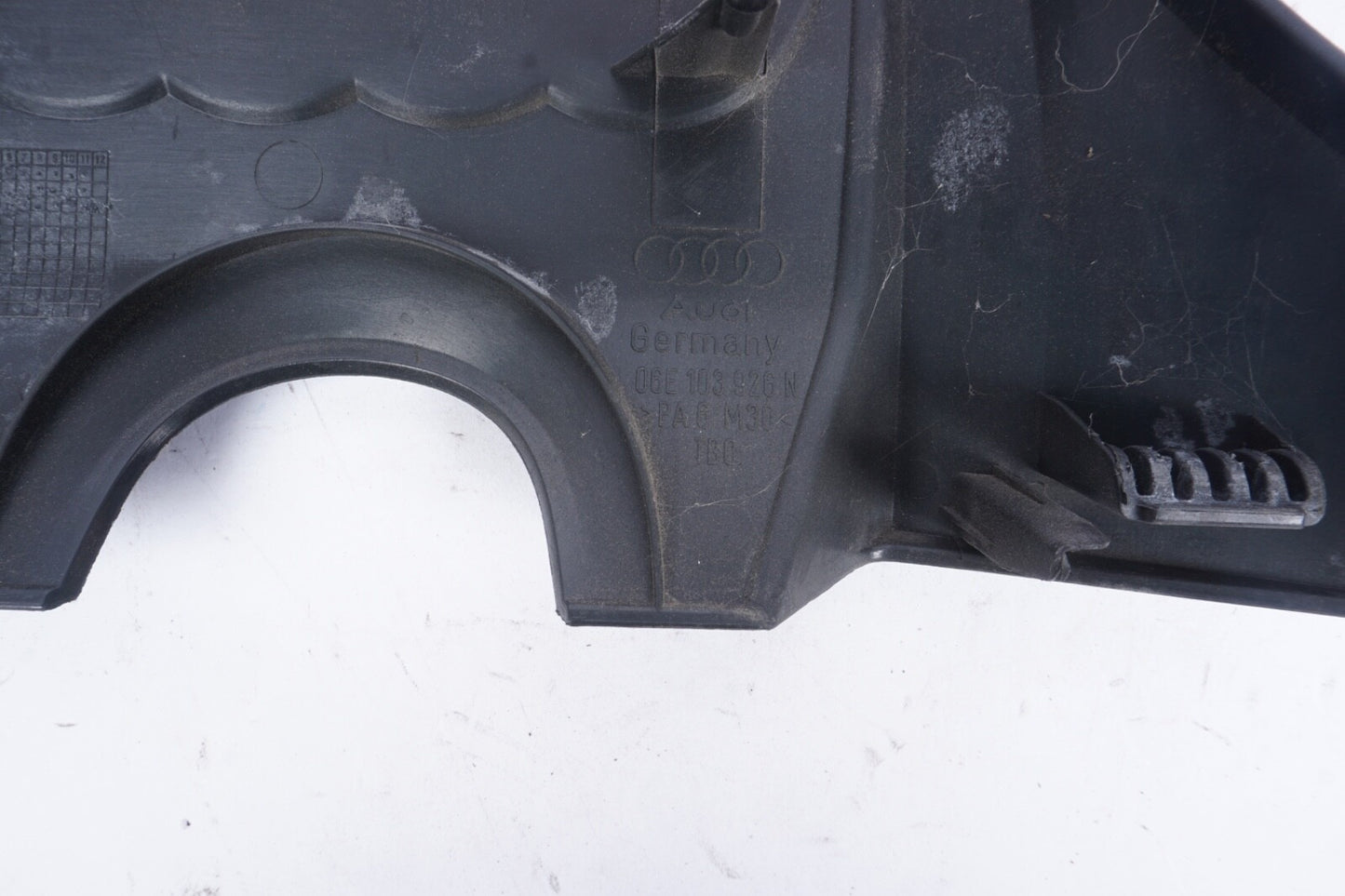 2009-2011 AUDI A6 A7 A8 QUATTRO 3.0L - Plastic Engine Cover 06E103926J