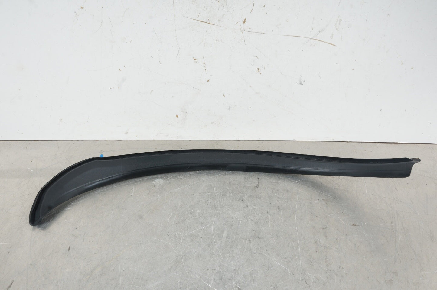 2013 - 2020 MERCEDES SL550 DRIVER/LEFT FRONT DOOR FRAME SEAL TRIM WEATHER STRIP