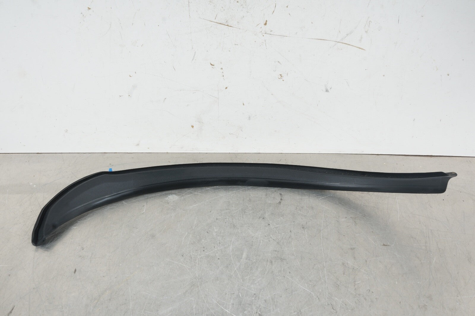 2013 - 2020 MERCEDES SL550 DRIVER/LEFT FRONT DOOR FRAME SEAL TRIM WEATHER STRIP