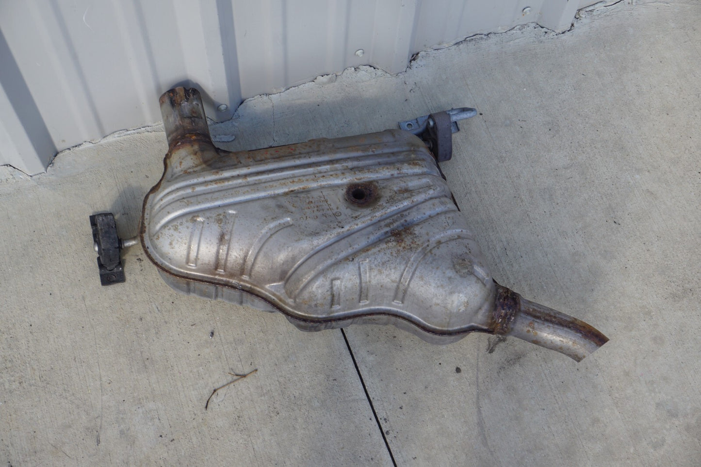 09-11 Mercedes W164 ML350 Exhaust Muffler Left Driver Side OEM
