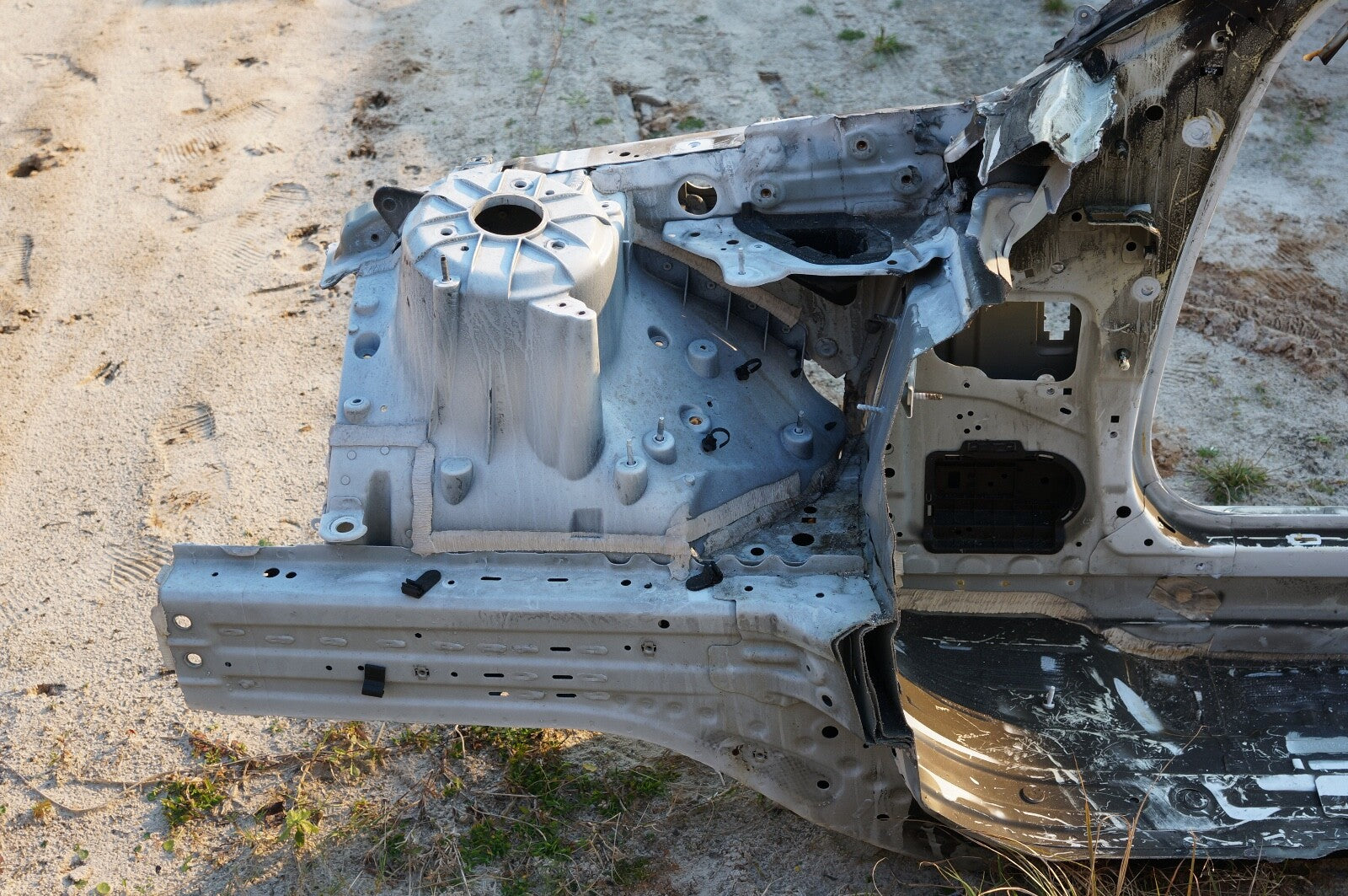 20 - 23 CADILLAC CT4 FRONT RIGHT Body Apron Rail Frame Panel Cut