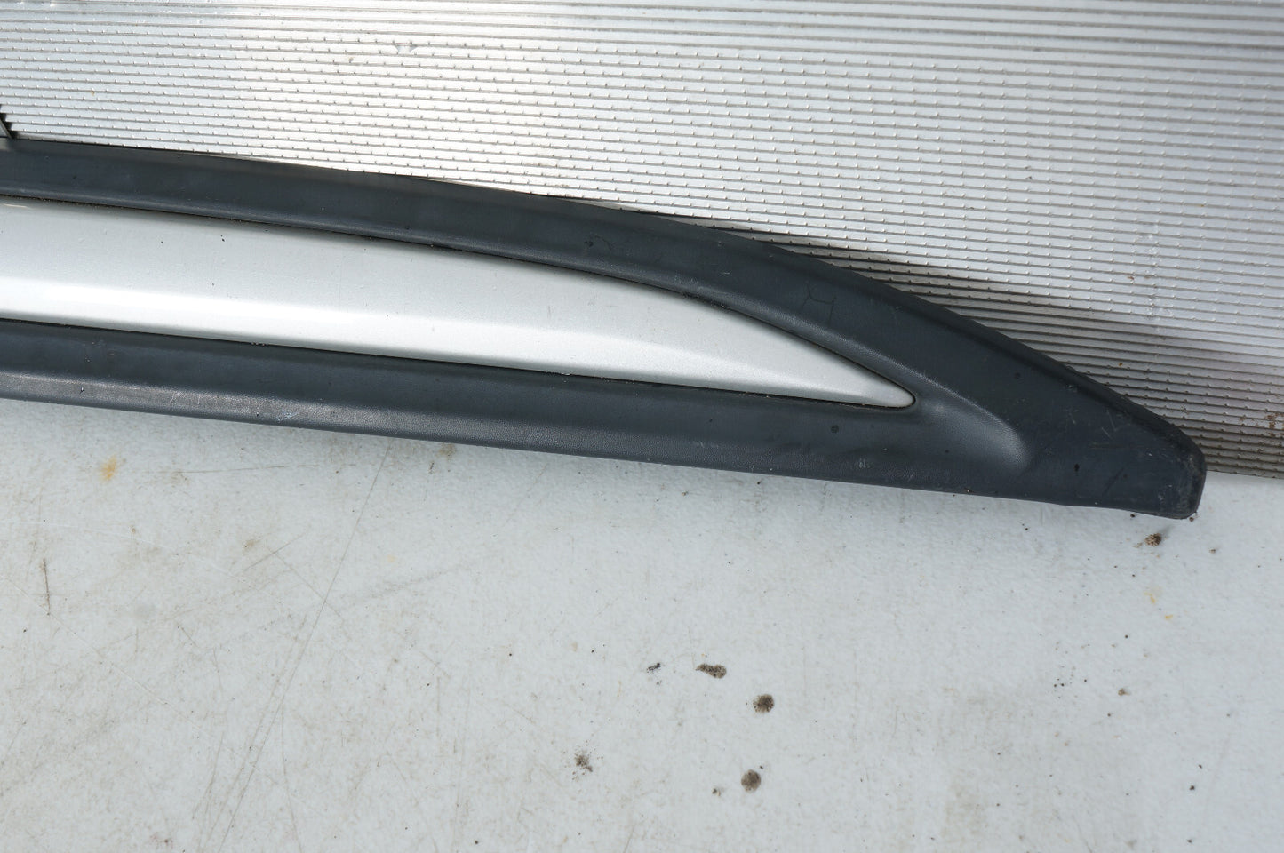 14 - 18 MITSUBISHI OUTLANDER FRONT RIGHT PASSENGER SIDE DOOR LOWER MOLDING  OEM