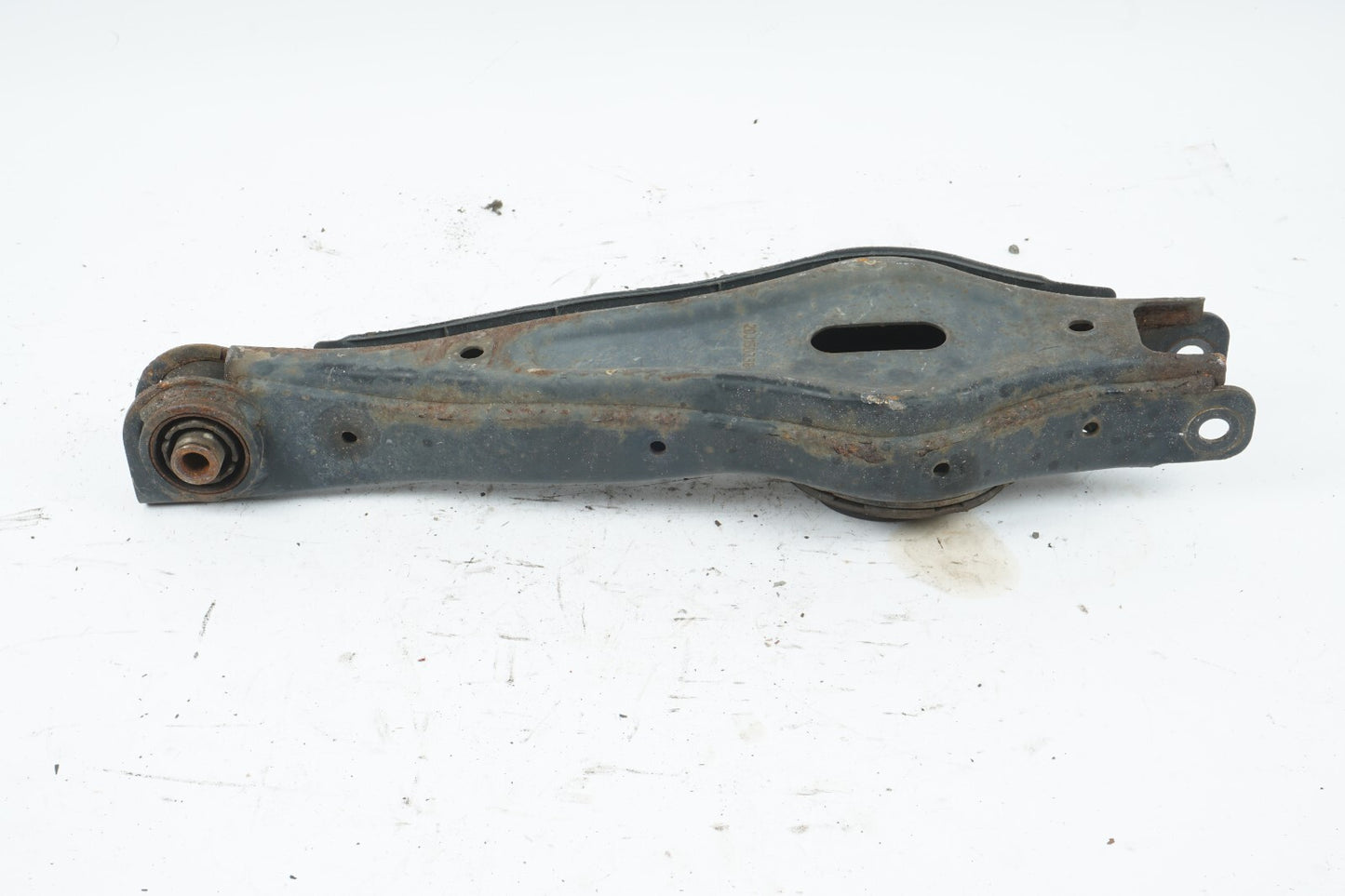 2013-2018 HYUNDAI SANTA FE REAR LOWER CONTROL ARM LEFT DRIVER SIDE OEM