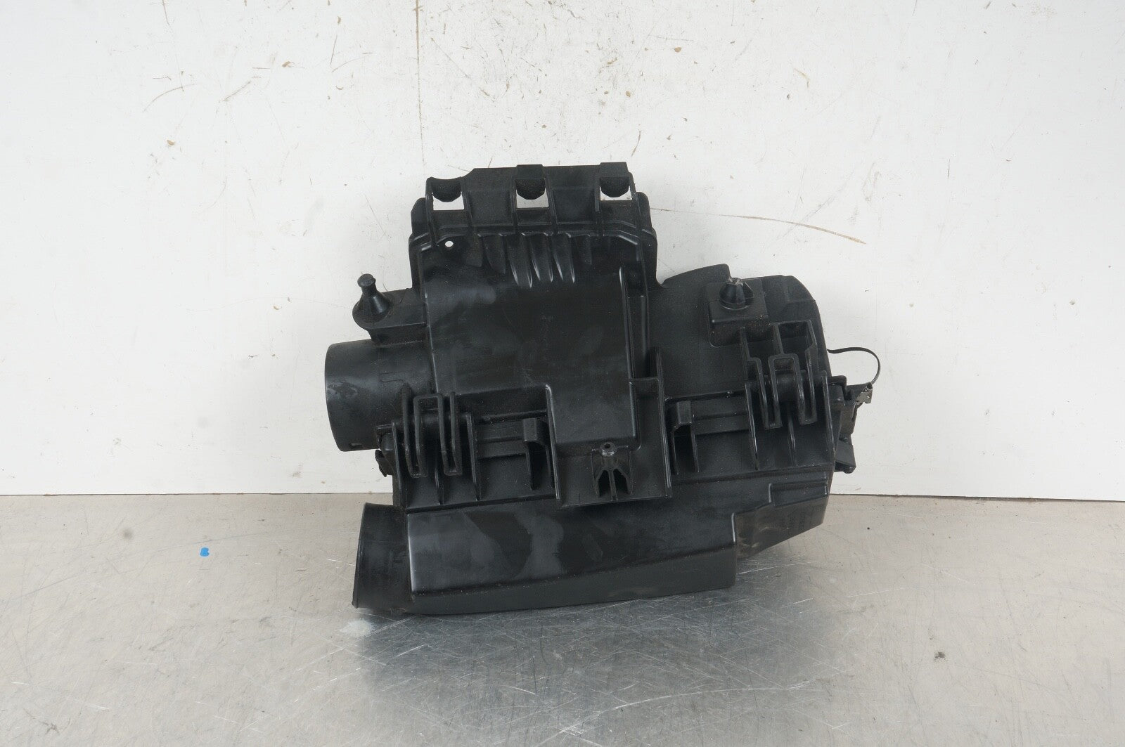 12-15 Mercedes W204 C250 Air Intake Cleaner Filter Housing Box 2710901601 OEM