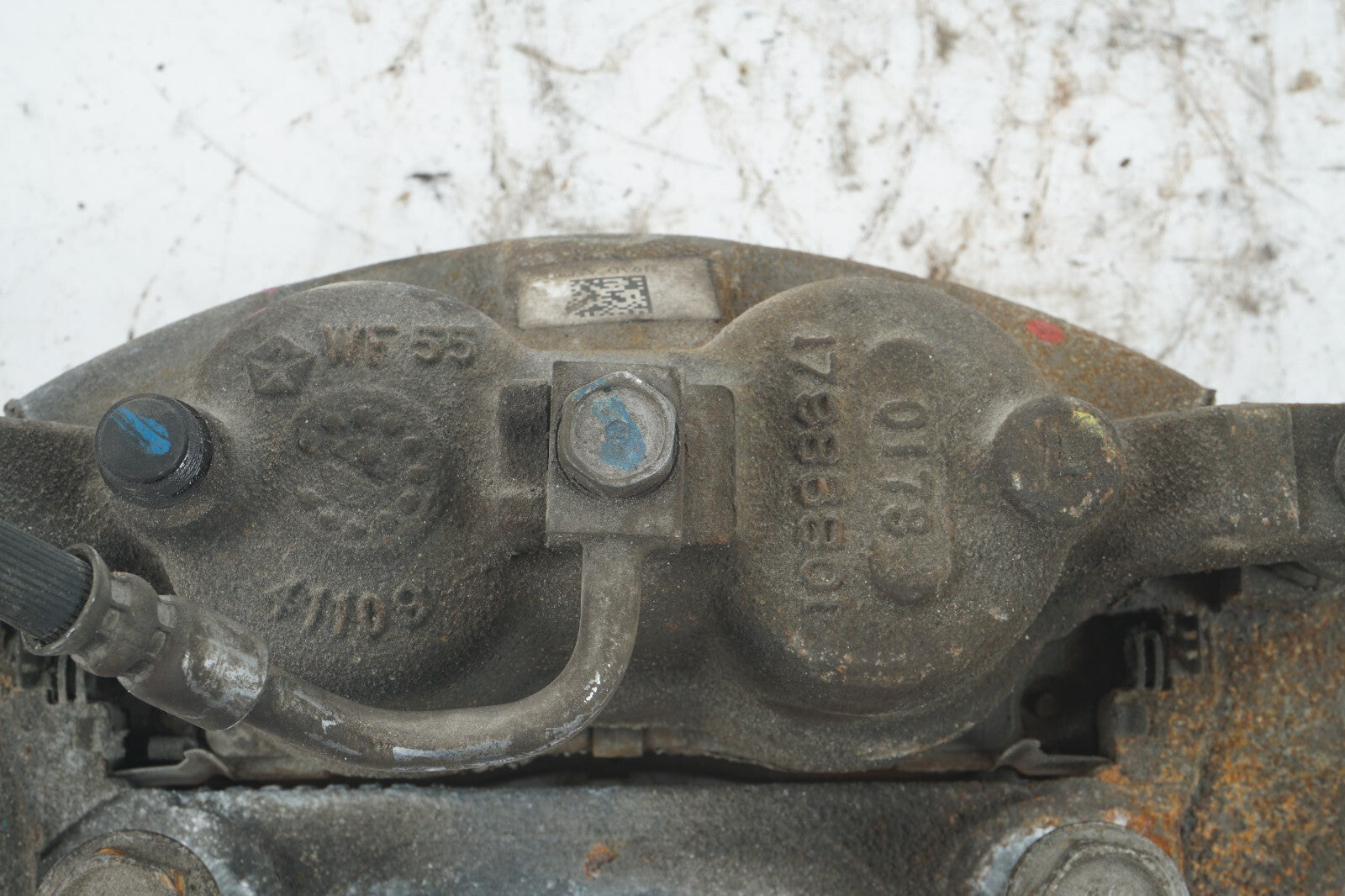 17 - 22 CHRYSLER PACIFICA FRONT LEFT DRIVER SIDE BRAKE CALIPER OEM