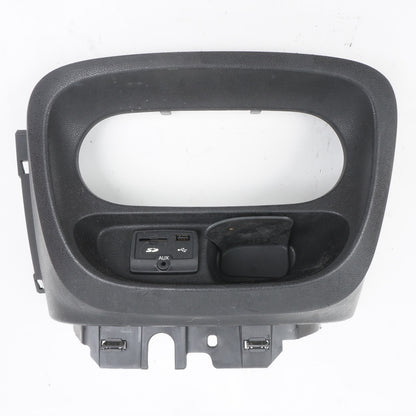 2014 - 2017 FIAT 500L AUX USB PORT SD CARD READER