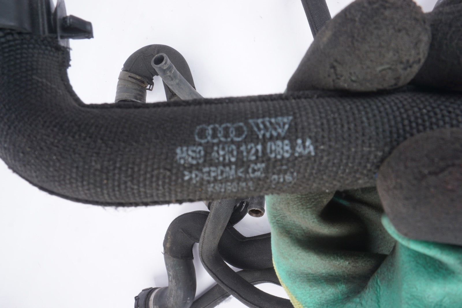 2011-2014 AUDI A8 QUATTRO - Coolant HOSE / LINE SET OEM