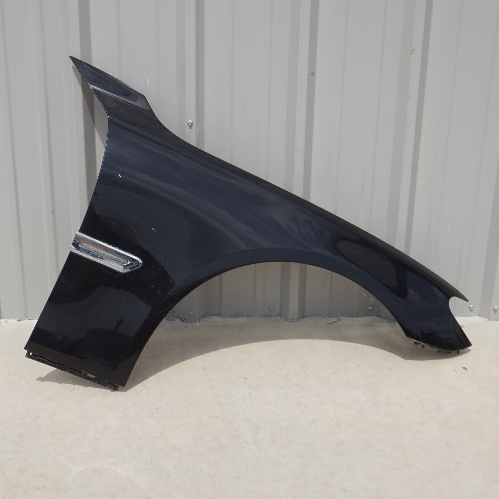 2009 - 2015 BMW 750i 740i Passenger Right Side Fender
