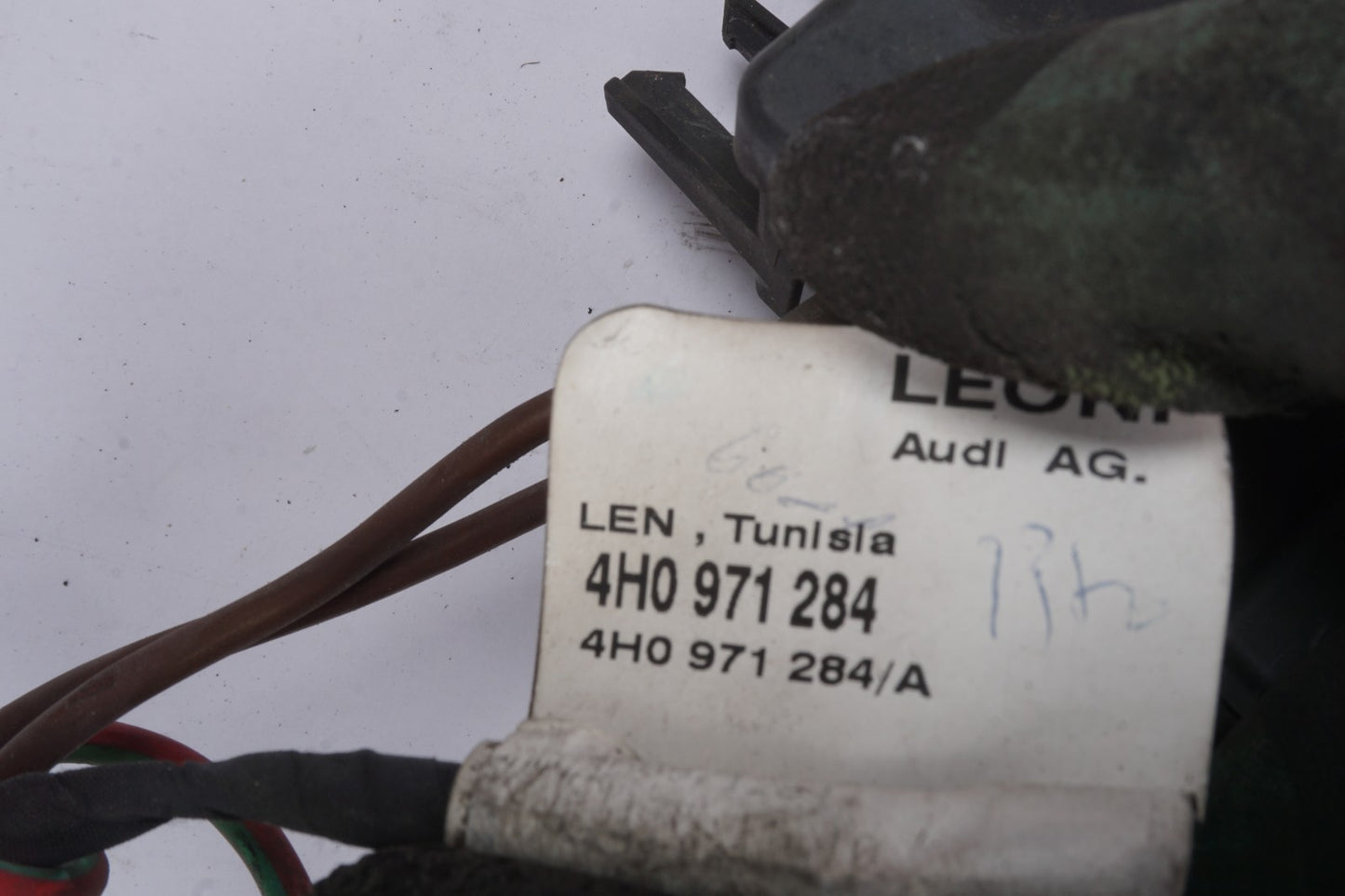 2011 2012 Audi A8 D4 4.2L Engine Cooling Fan & Shroud  OEM