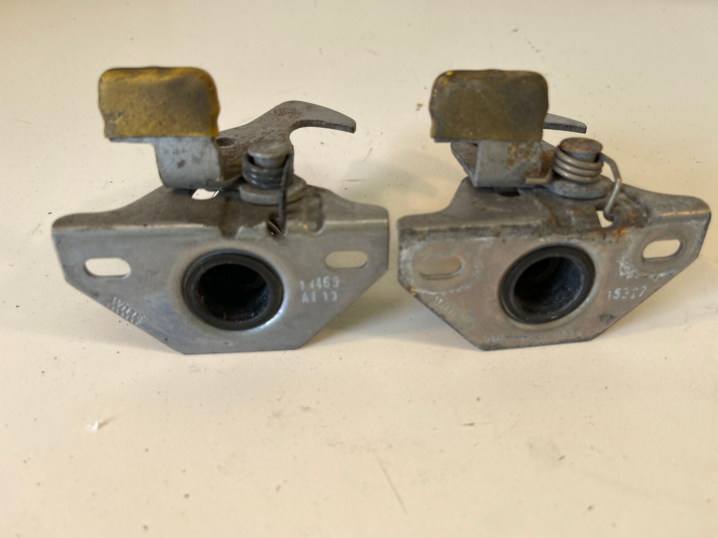 07-11 BMW E90 E91 E92 E93 3-SERIES HOOD LOCK LATCH CATCH SET OF 2 OEM