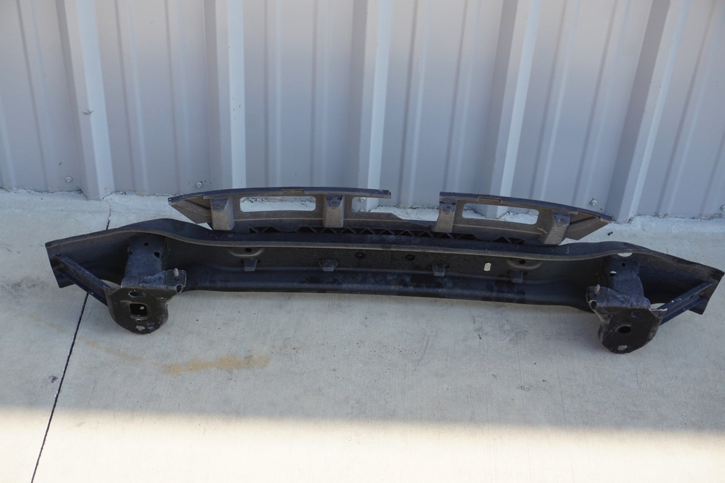 2012-2018 BMW 640I 650i F12 REAR BUMPER REINFORCEMENT IMPACT BAR OEM.