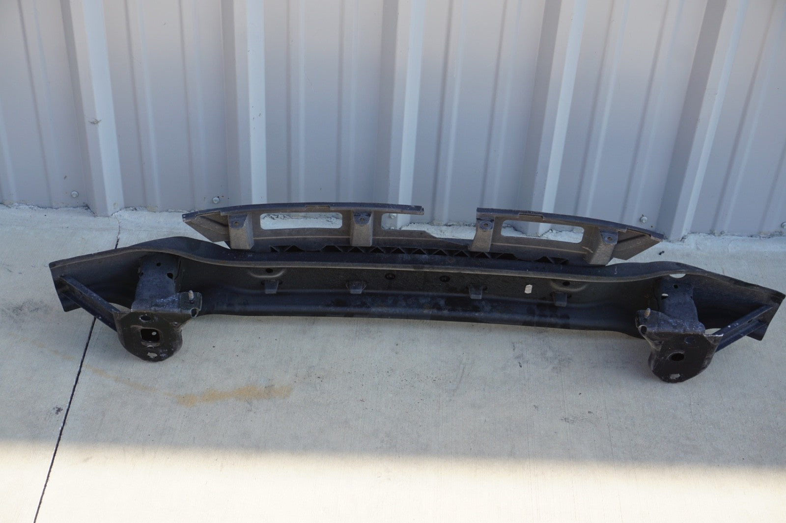 2012-2018 BMW 640I 650i F12 REAR BUMPER REINFORCEMENT IMPACT BAR OEM.