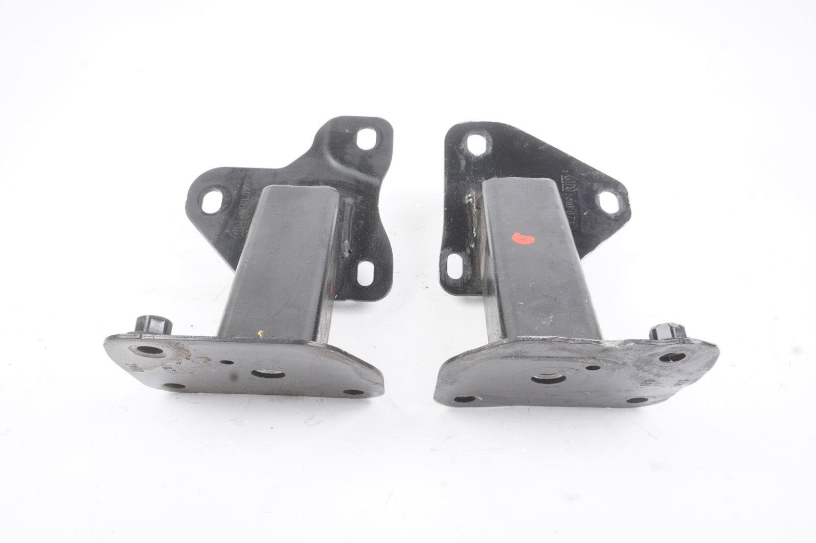2019 - 2023 Jeep Renegade Front Left Right Bumper Frame Rail Bracket OEM