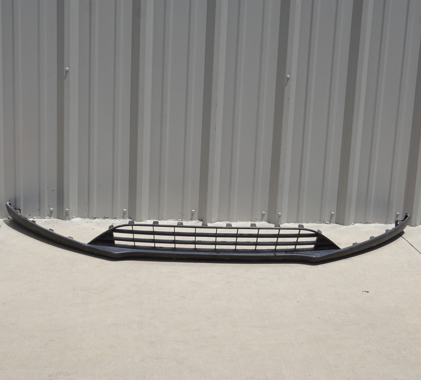 2015-2018 FORD FOCUS FRONT BUMPER LOWER COVER VALANCE PANEL GRILL OEM
