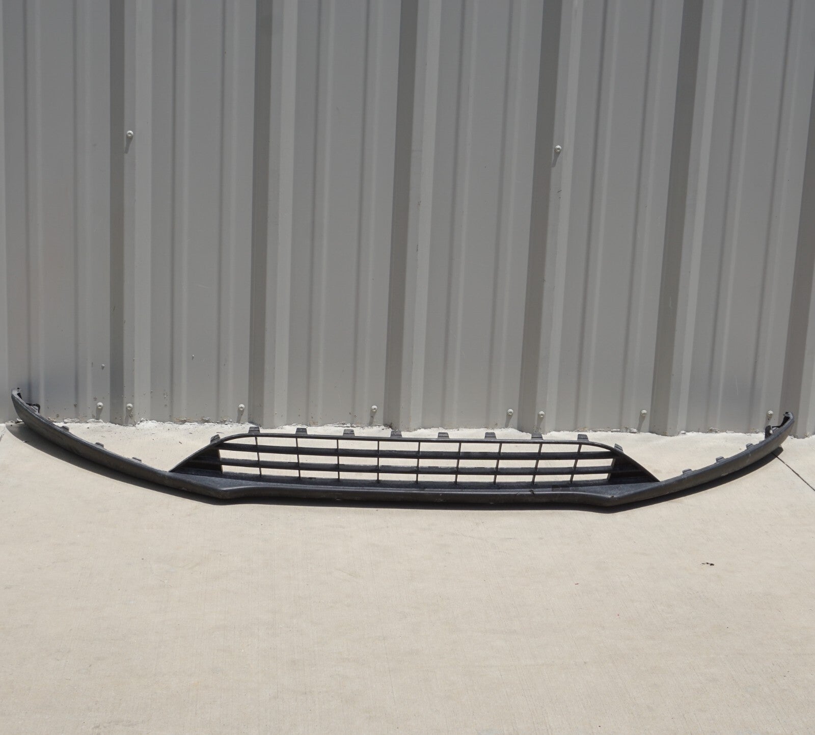 2015-2018 FORD FOCUS FRONT BUMPER LOWER COVER VALANCE PANEL GRILL OEM