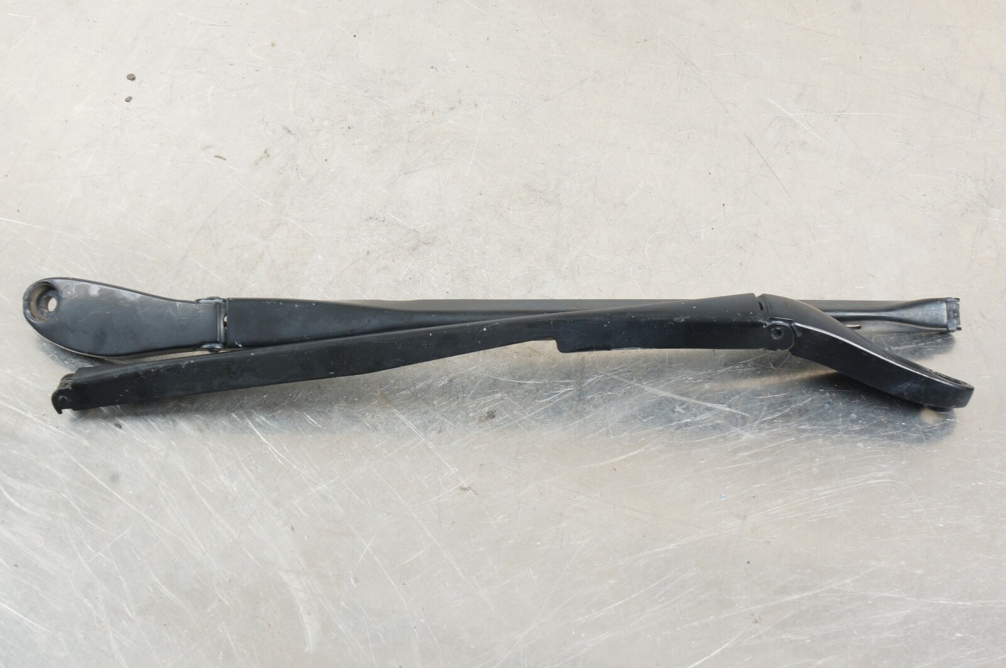 04-10 AUDI A8 FRONT LEFT & RIGHT WINDSHIELD WIPER ARM SET OF 2 4E1955408B OEM