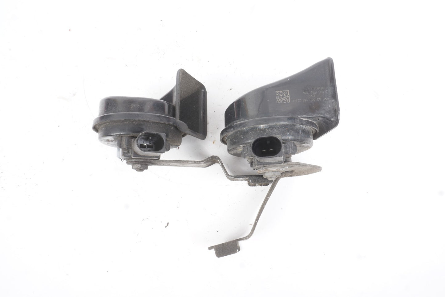 2012-2019 Volkswagen Passat Horn Signal High & Low w/ Bracket OEM