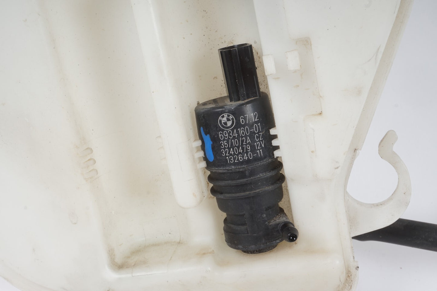 2010-2017 BMW 535I 550I GT F07 WINDSHIELD WASHER FLUID RESERVOIR OEM