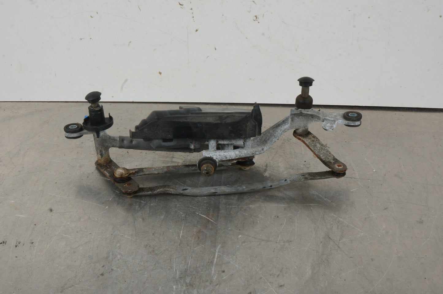 12-17 Fiat 500 Windshield Wiper Transmission Linkage Motor 05182430AA OEM