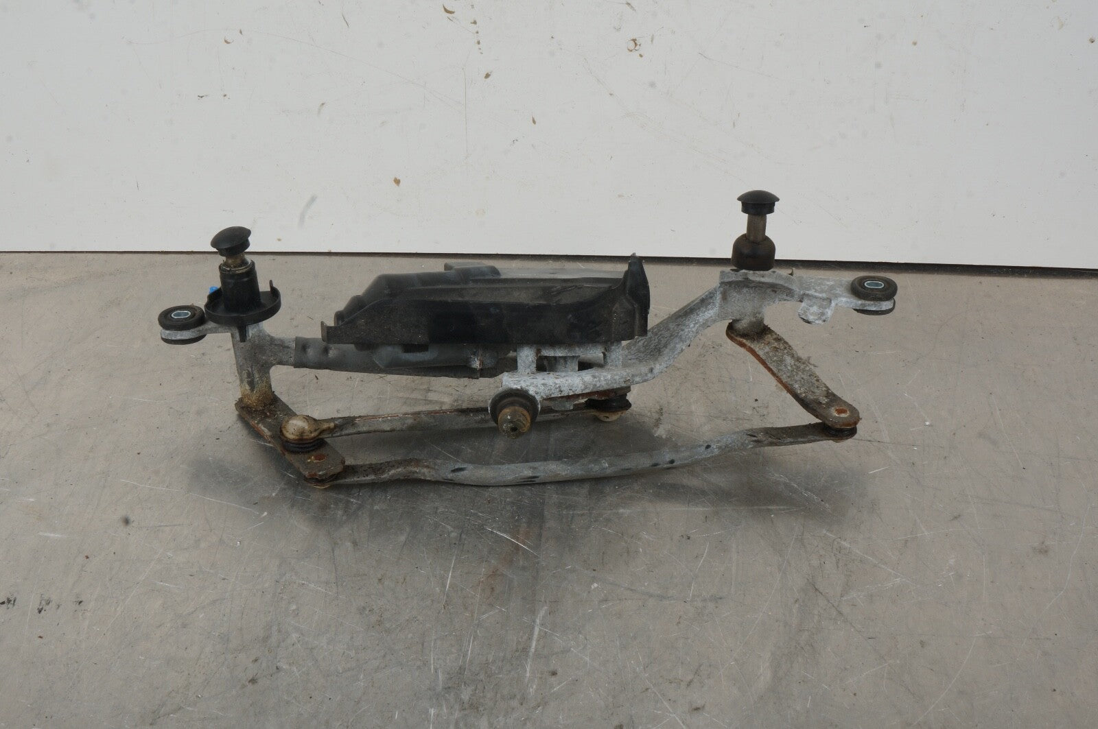 12-17 Fiat 500 Windshield Wiper Transmission Linkage Motor 05182430AA OEM