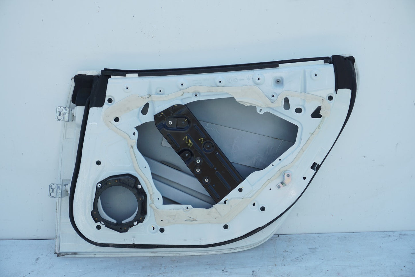 14 - 20 MASERATI QUATTROPORTE REAR RIGHT PASSENGER SIDE DOOR SHELL OEM