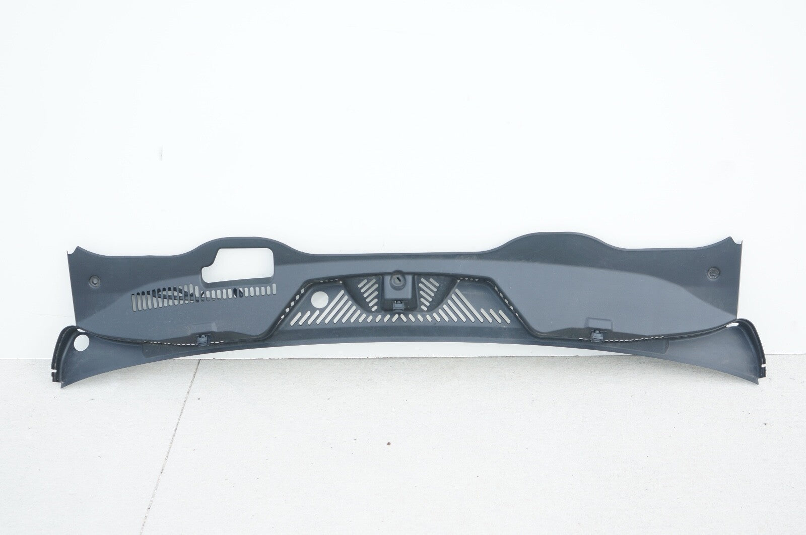 2010 - 2020 Bentley Mulsanne Front Windshield Cowl Vent Grille Trim Panel