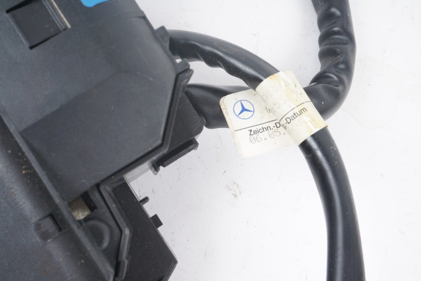 Mercedes SL500 Main Fuse Box A2305450001 R230  21066381