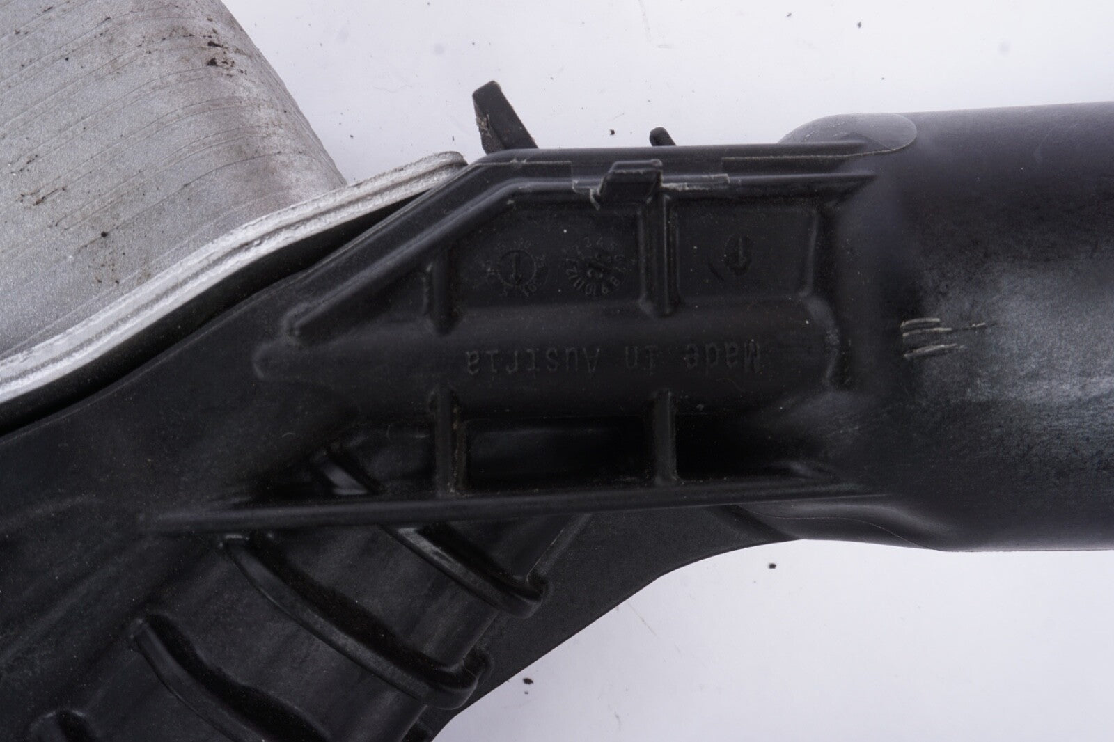 2019 - 2024 BMW X3 330i 430i G01 G20 G30 Oil Filter Housing With Cooler