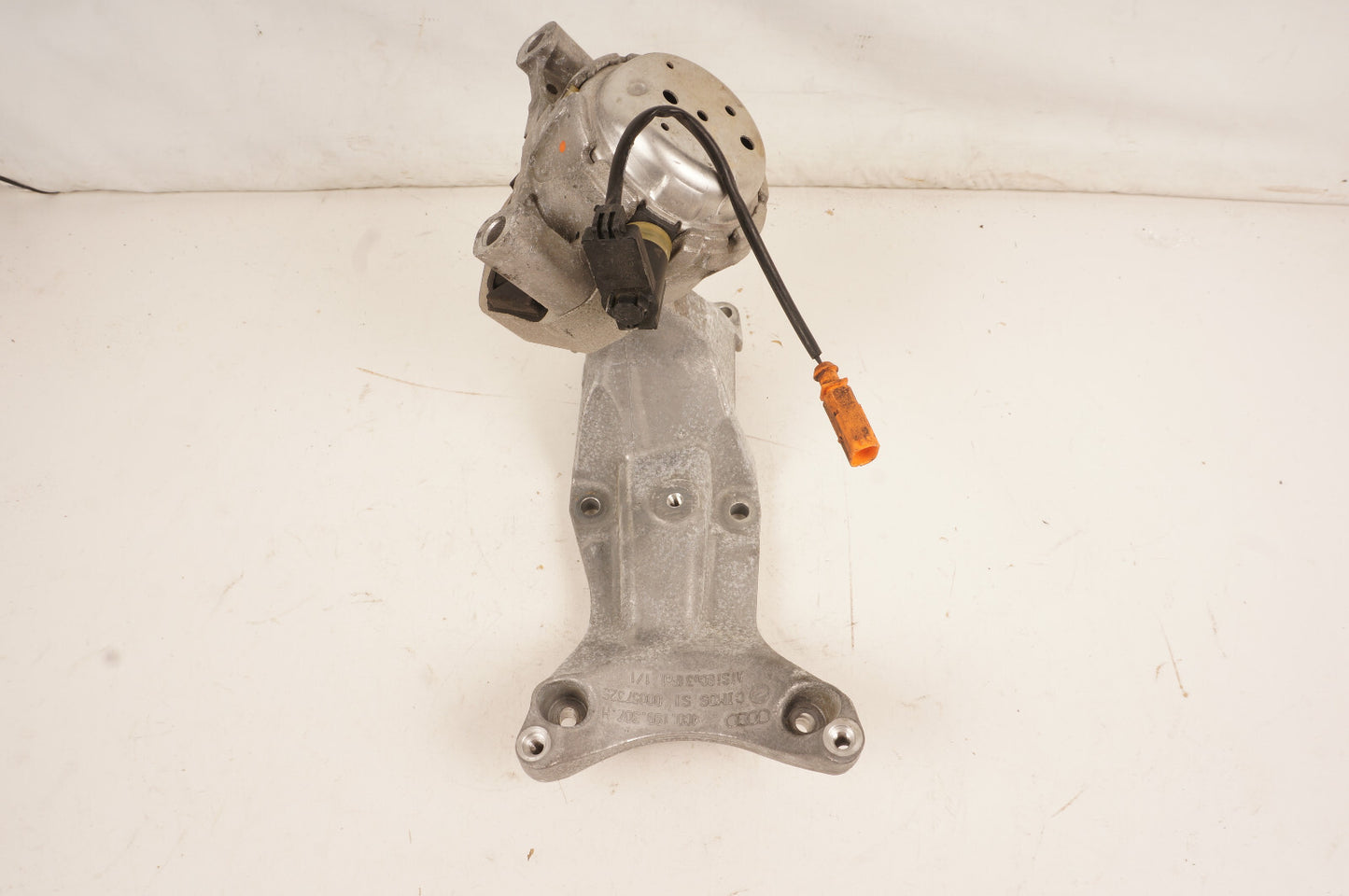 2016-2018 AUDI A7 3.0 ENGINE MOTOR FRONT LEFT SIDE MOUNT SUPPORT 4G0199307H OEM