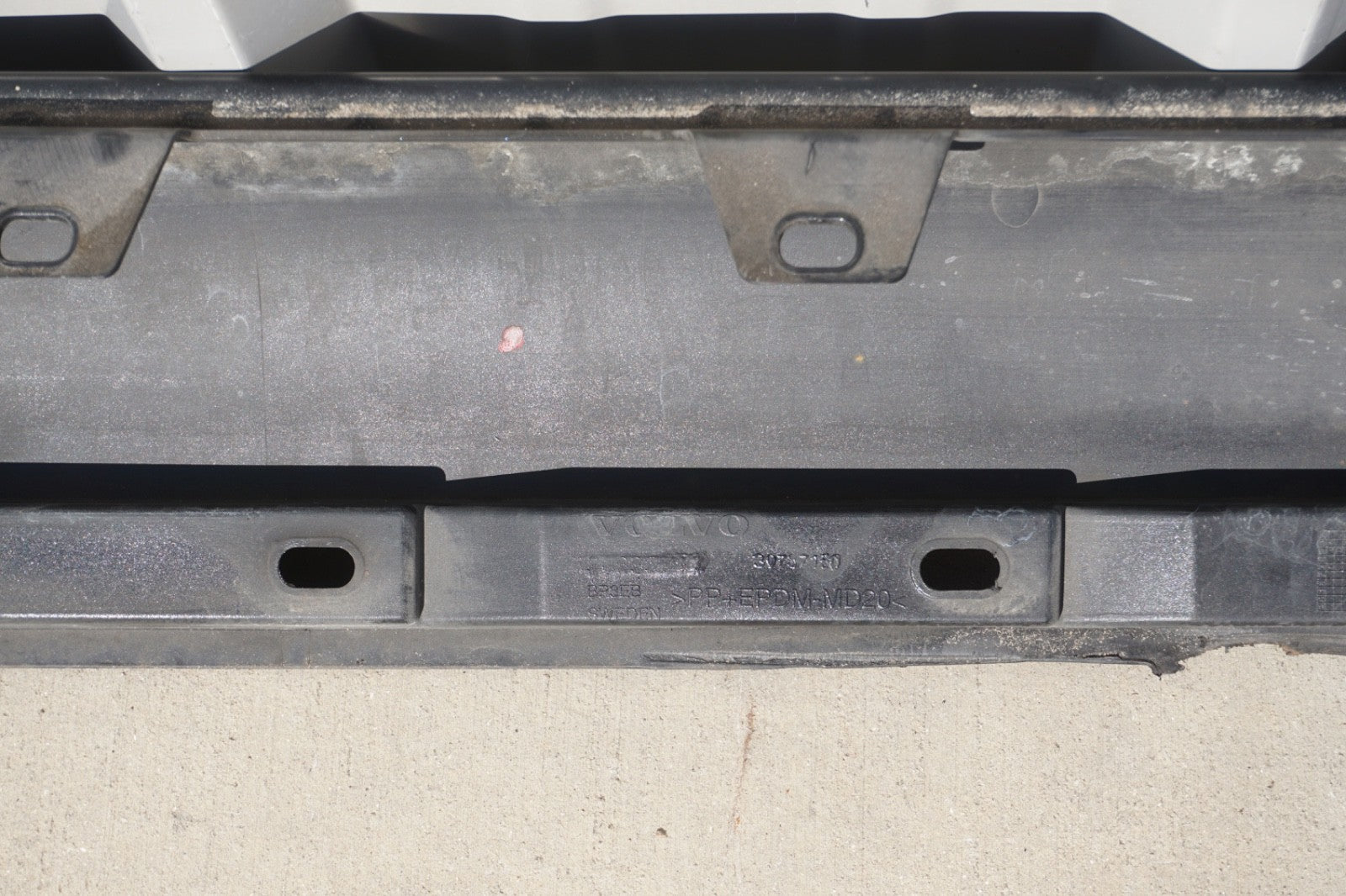 2006 - 2013 VOLVO C70 2DR CONVERTIBLE LEFT DRIVER SIDE ROCKER PANEL SKIRT OEM