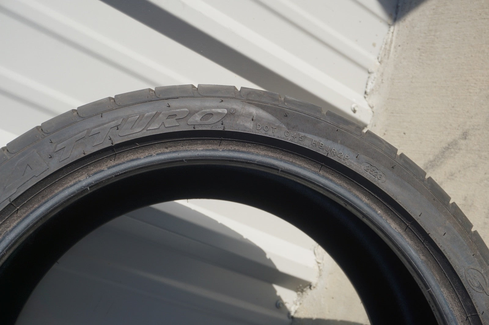 Used 285/35ZR20 Atturo AZ850 104Y - 8.2/32