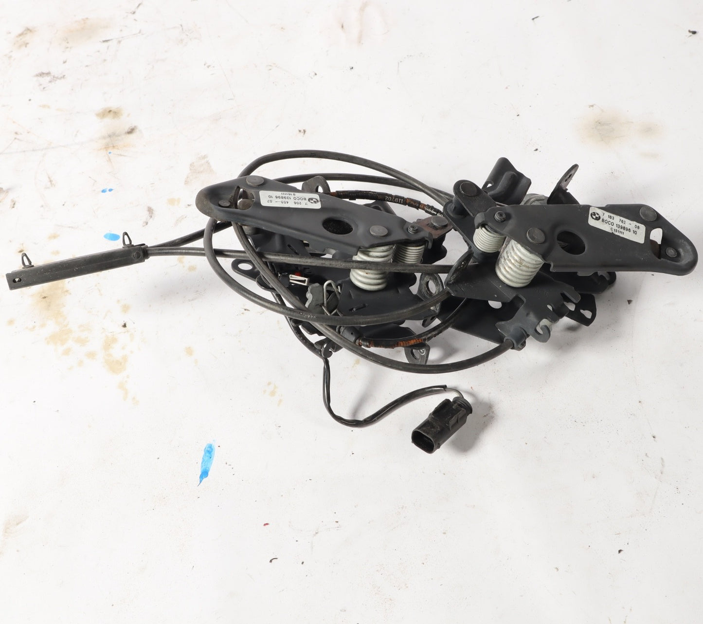2012 - 2018 BMW 650i F12 LEFT NAD RIGHT FRONT HOOD LOCK LATCH OEM