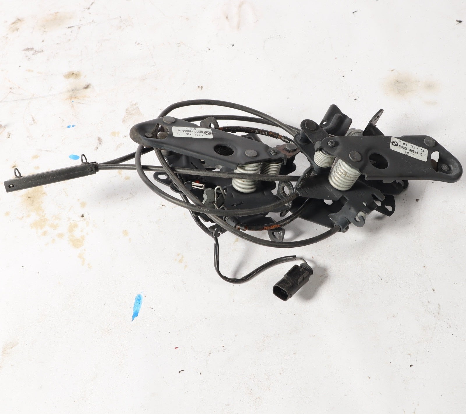 2012 - 2018 BMW 650i F12 LEFT NAD RIGHT FRONT HOOD LOCK LATCH OEM
