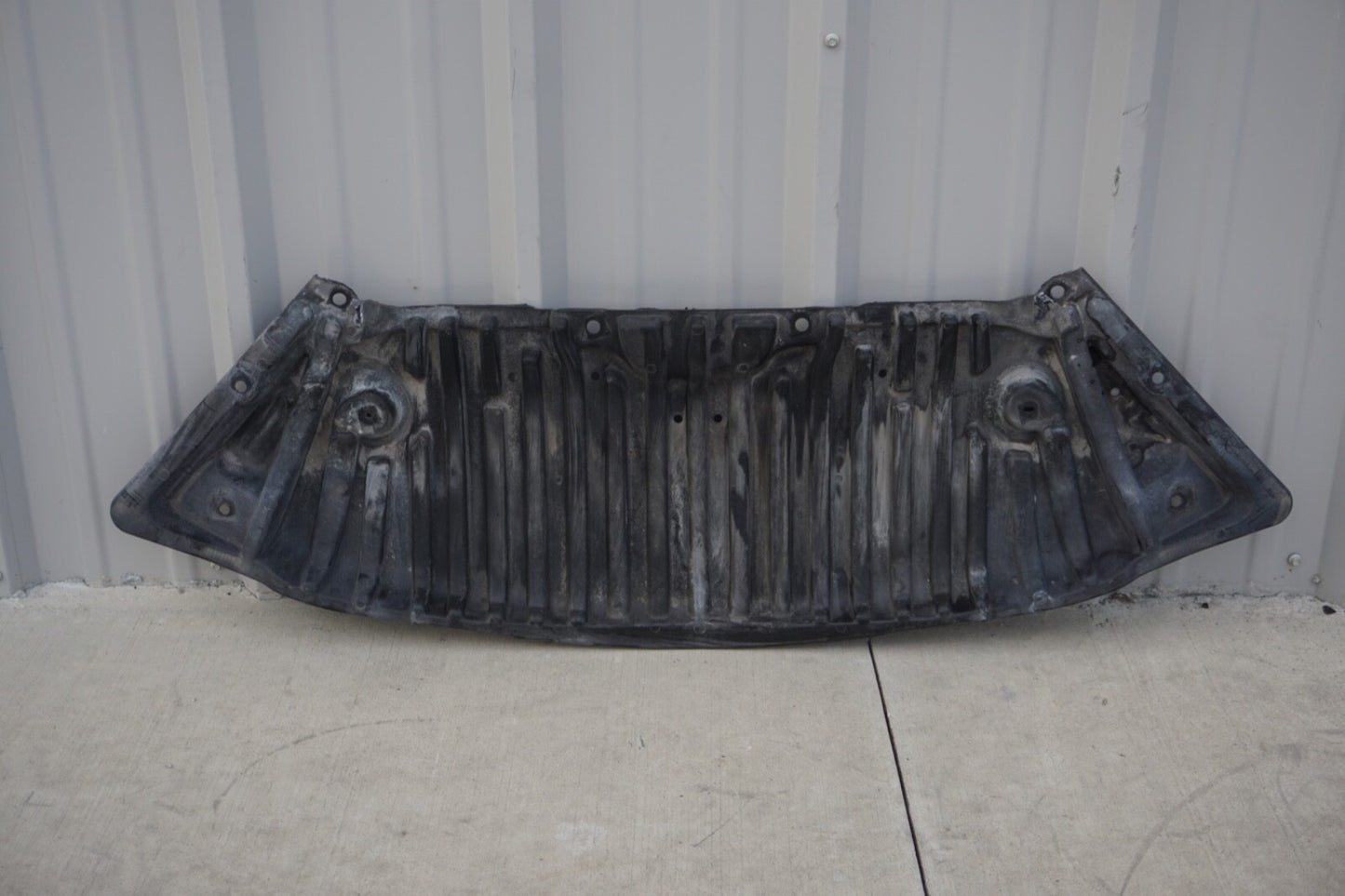 2008 - 2014 MERCEDES C200 C250 C300 C350 Engine Front Lower Mud Flap Splash Guar