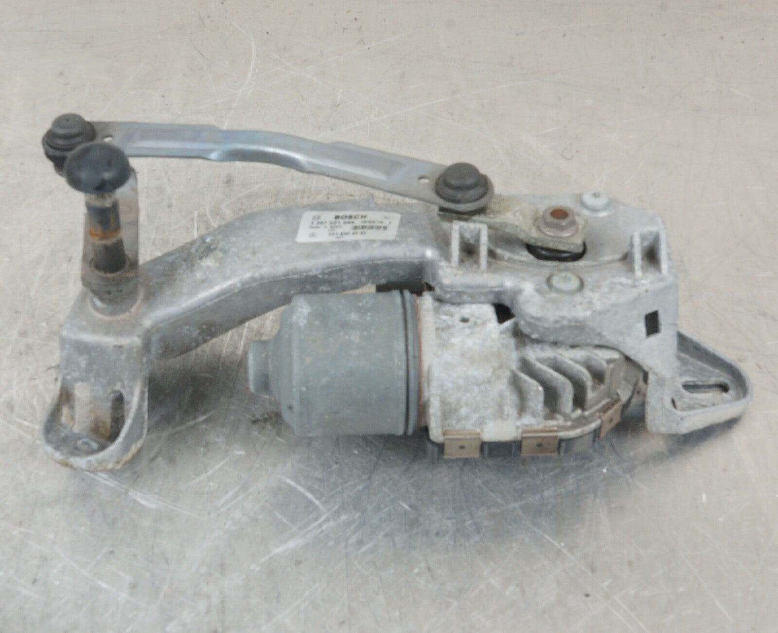 07-14 Mercedes W221 S550 CL550 Left Windshield Washer Wiper Motor 0390241939 OEM