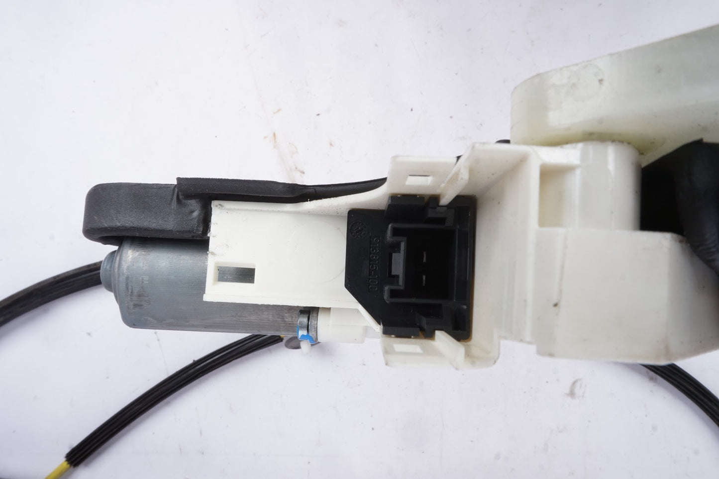 2011 - 2017 AUDI A8 A8L FRONT RIGHT PASSENGER SIDE DOOR WINDOW REGULATOR OEM