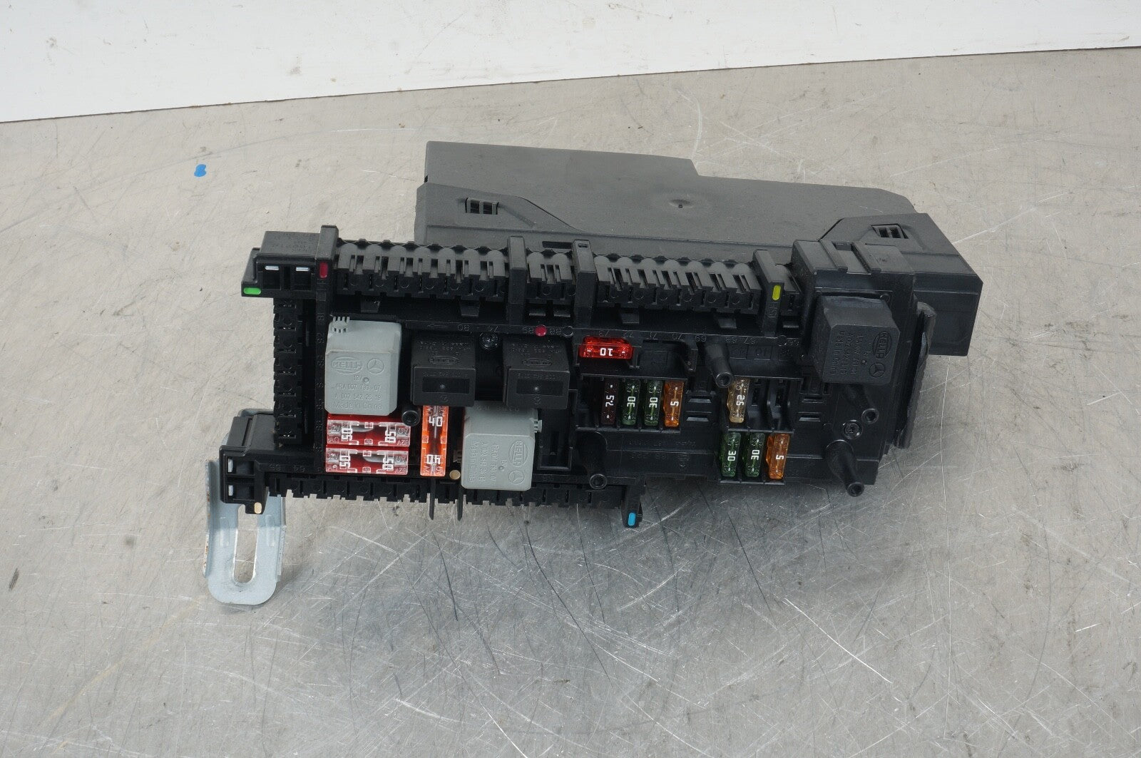08-11 Mercedes W204 C300 C250 Rear SAM Module Relay Fuse Box Assembly OEM