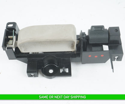 2017-2020 CHRYSLER PACIFICA REAR LEFT DRIVER SIDE SLIDING DOOR HANDLE OEM