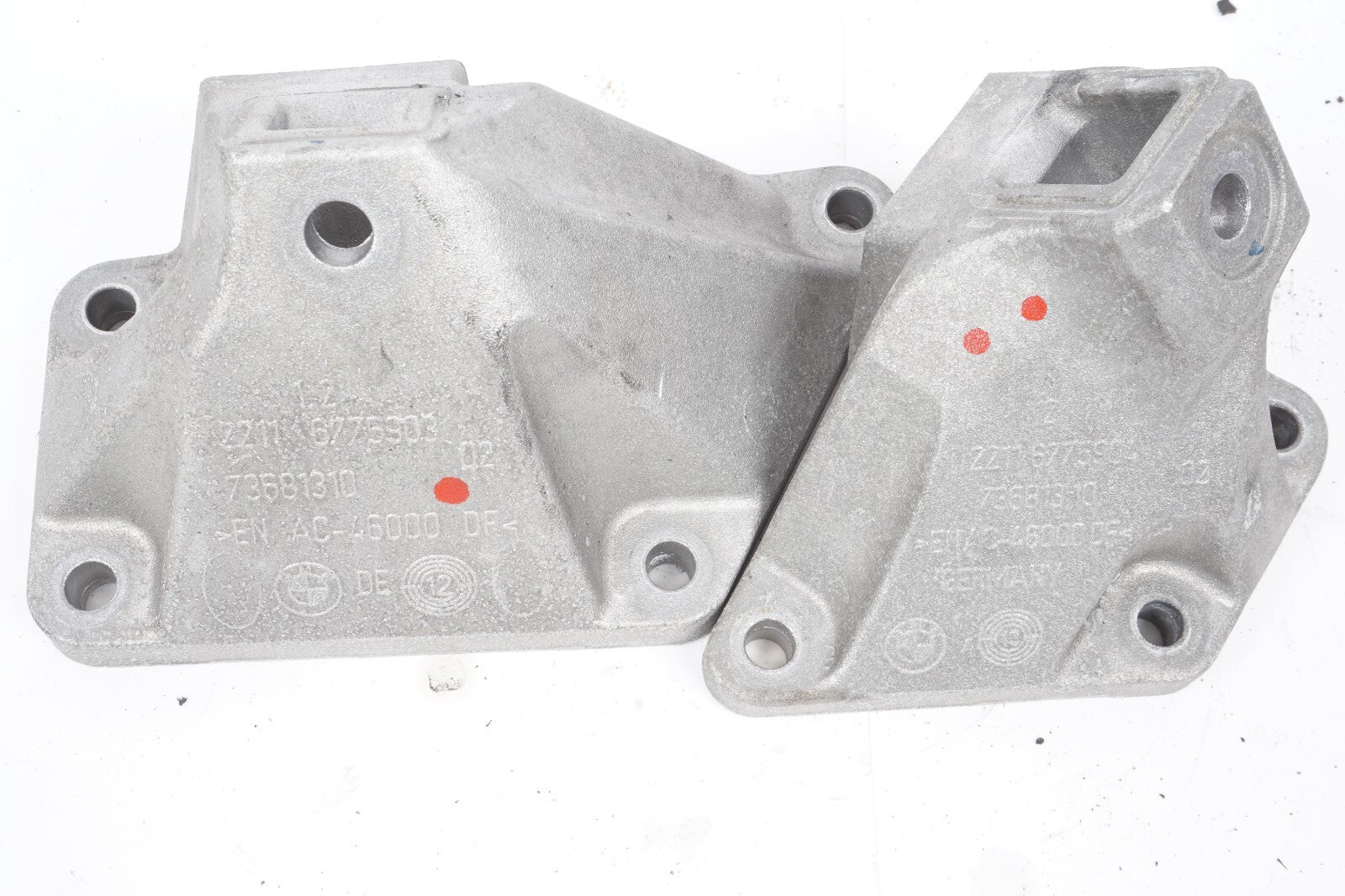 13 - 18 BMW 550I 650I 750I 4.4L N63 Engine Motor Mount Bracket Left & Right OEM