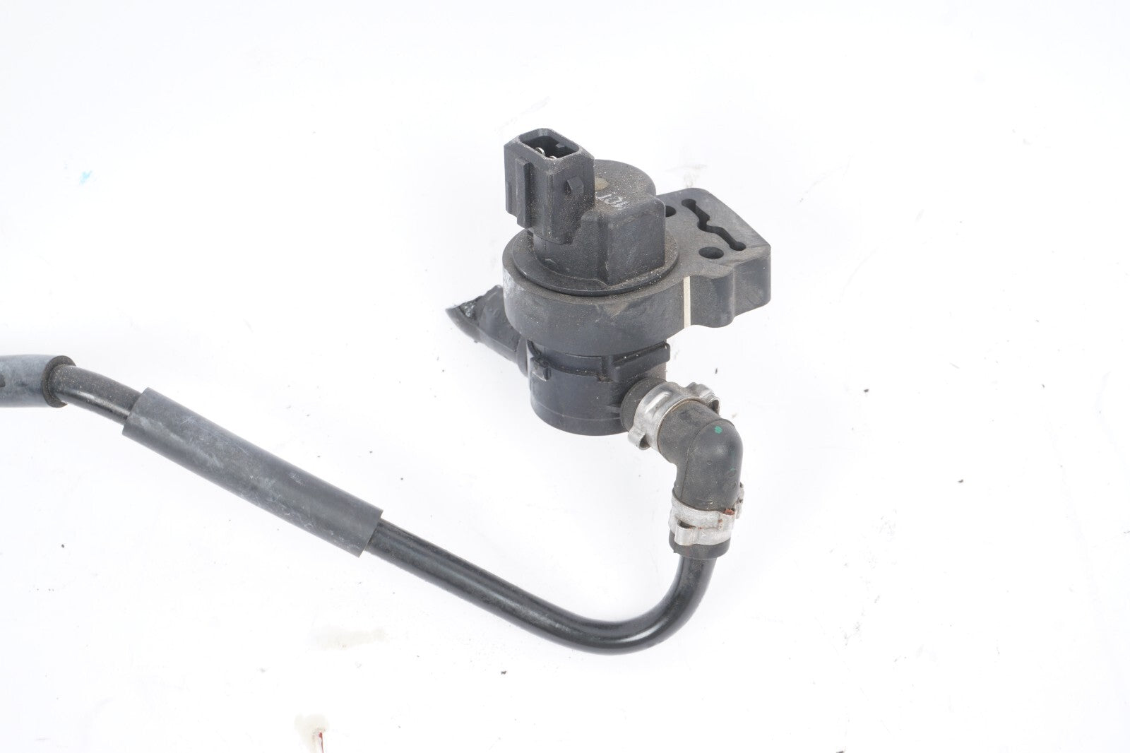 12-14 Mercedes W204 C300 Damping Container 2044700916  OEM