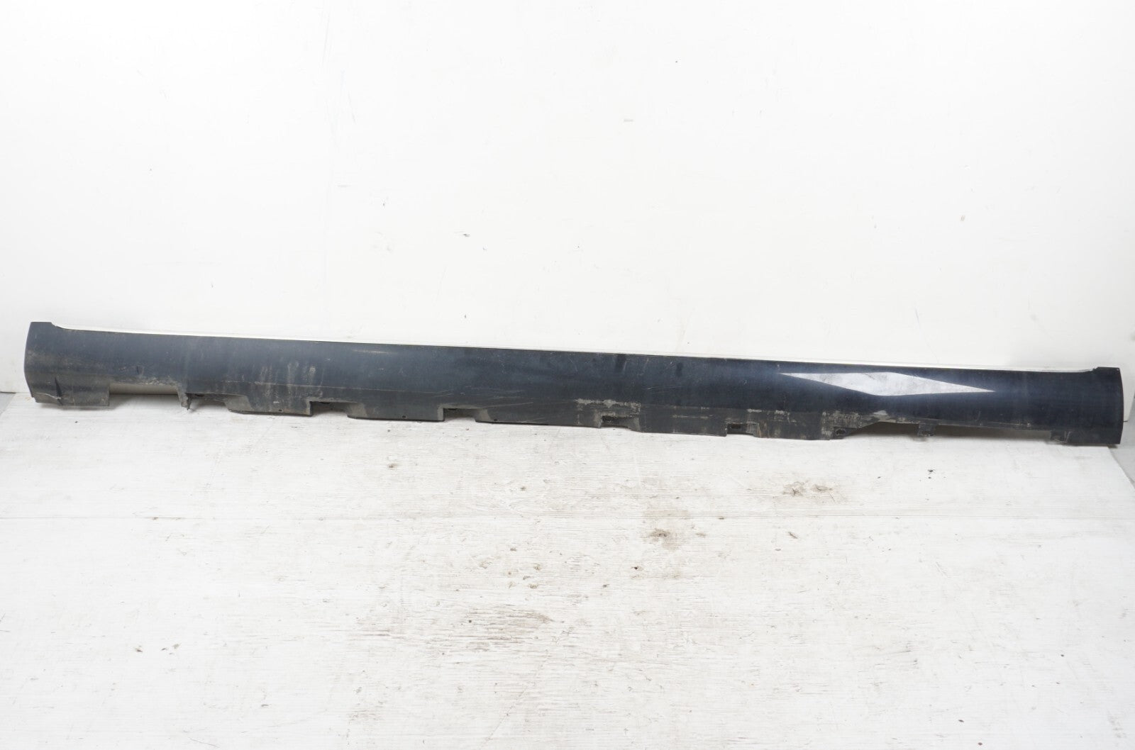 2011 - 2014 Audi A8L LONG Left Driver Side Rocker Panel Skirt Molding OEM