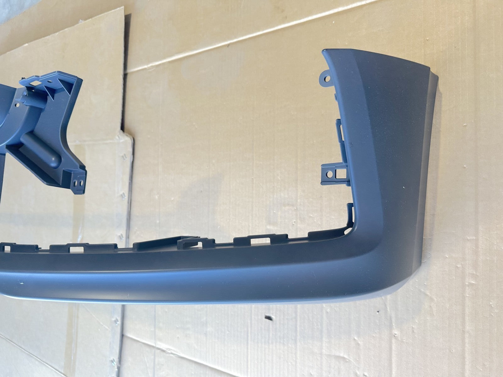 2020 2021 2022 Bentley Flying Spur Sedan Front Bumper Lower Cover 3SE807093B
