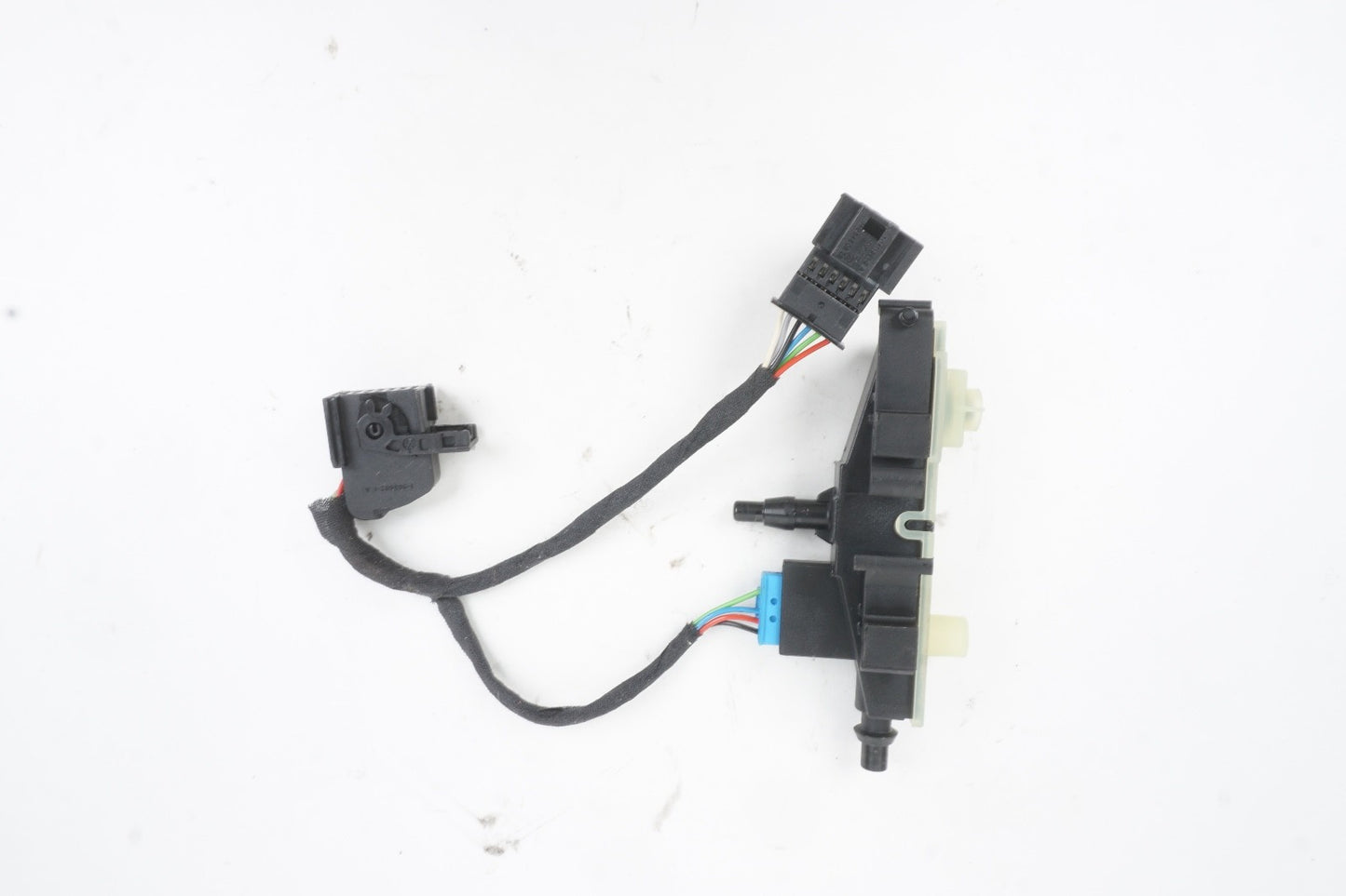 07-14 Mercedes W221 S63 AMG CL550 S550 Front Seat Control Valve 0008007678 OEM