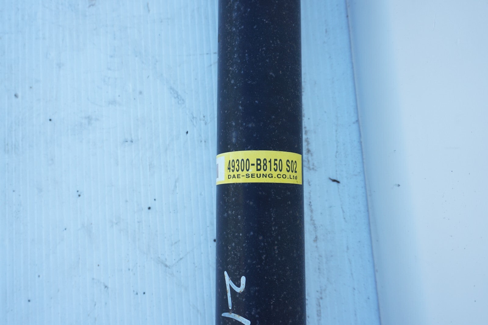 2013-2016 HYUNDAI SANTA FE REAR DRIVESHAFT 49300-B8150 OEM