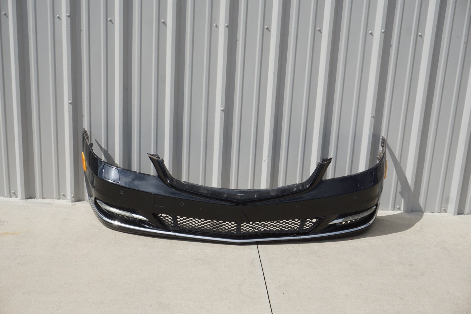 10-13 Mercedes W221 S400 Base Front Bumper Cover Assembly w/ Parking Sensors OEM