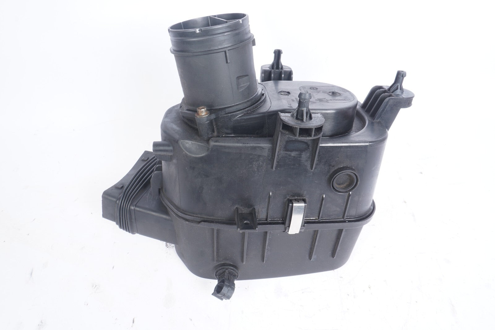 2014-2019 Maserati Ghibli  3.0L Air Cleaner Filter Box Right Passenger Side OEM