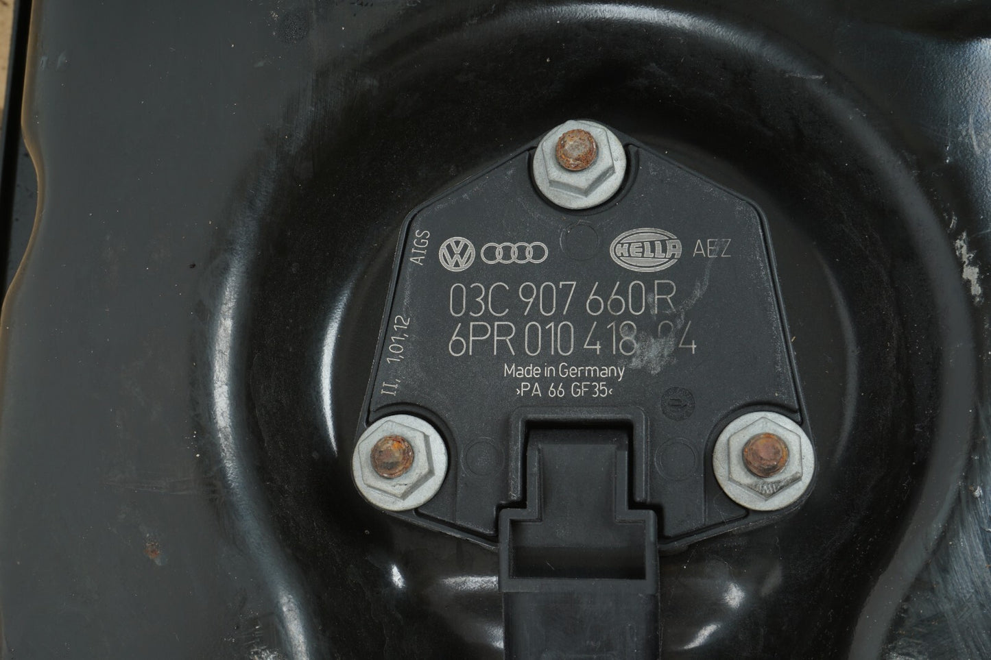 2012 - 2015 AUDI A7 3.0L ENGINE OIL PAN W/ SENSOR 03C907660R OEM