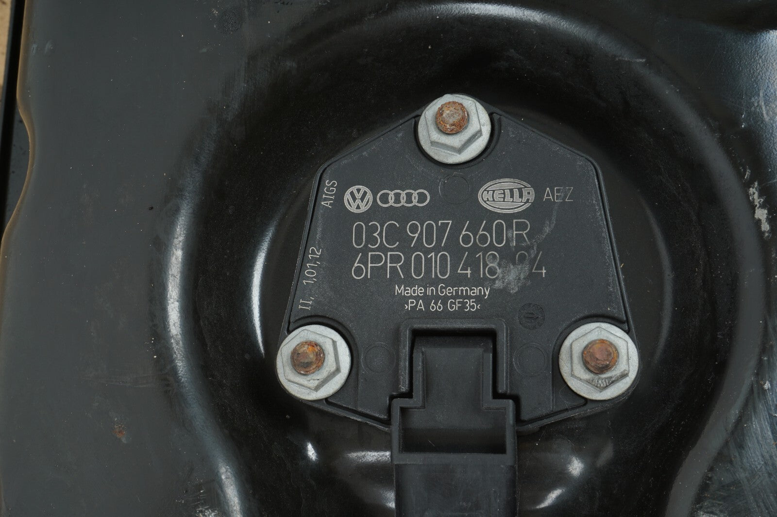 2012 - 2015 AUDI A7 3.0L ENGINE OIL PAN W/ SENSOR 03C907660R OEM